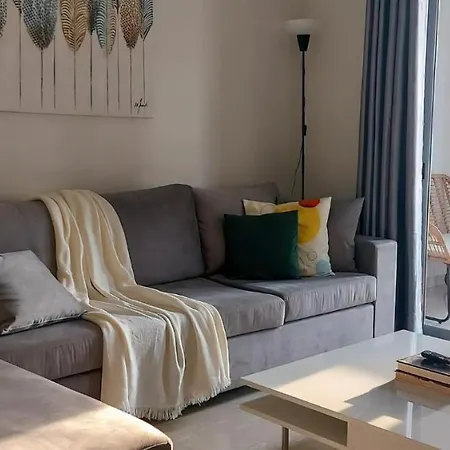 Modern Cityscape Apartman